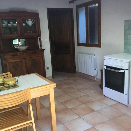 Appartement Dans Un Mas Provencal Istres Exteriör bild