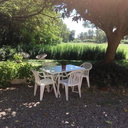 Appartement Dans Un Mas Provencal Istres Exteriör bild