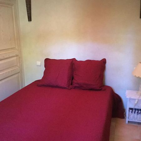 Appartement Dans Un Mas Provencal Istres Exteriör bild