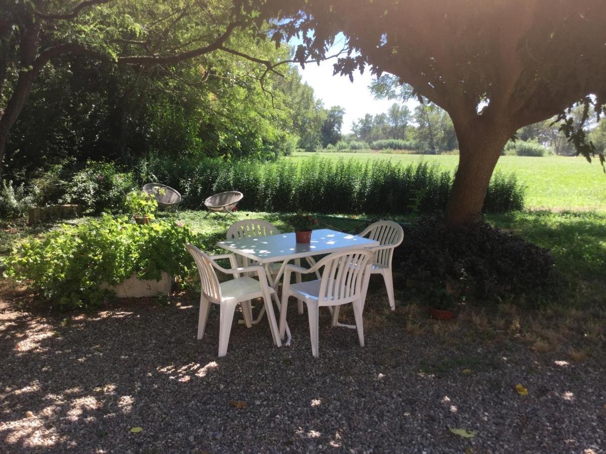 Appartement Dans Un Mas Provencal Istres Exteriör bild