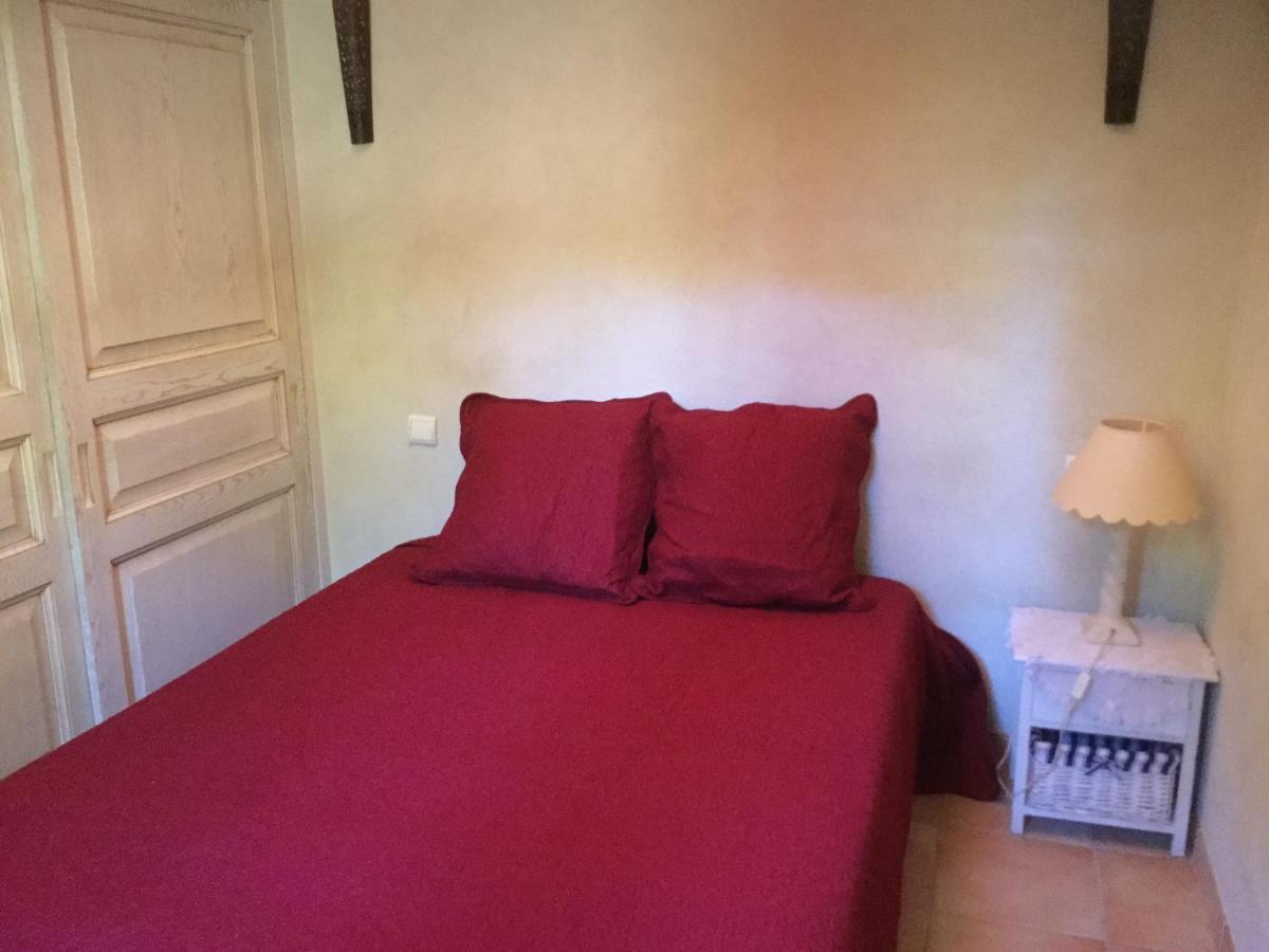 Appartement Dans Un Mas Provencal Istres Exteriör bild